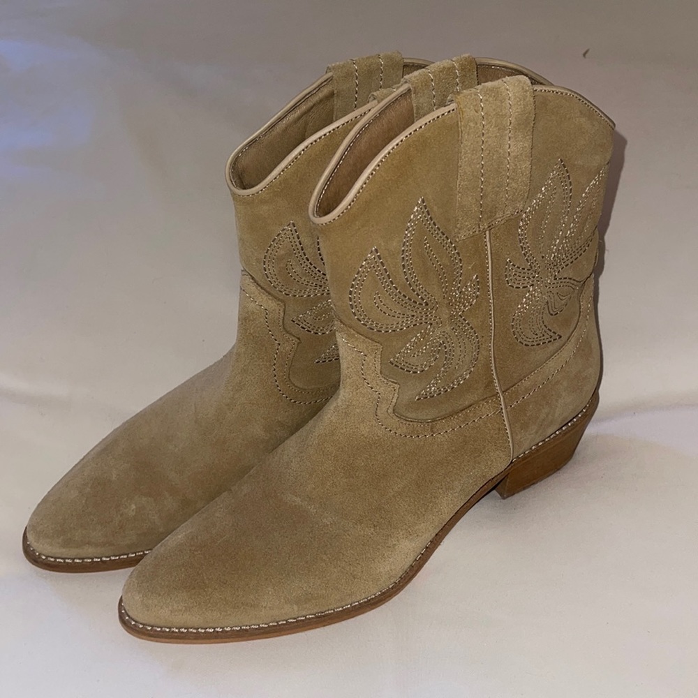 Western booties tan suede. Size 39eur/9us
